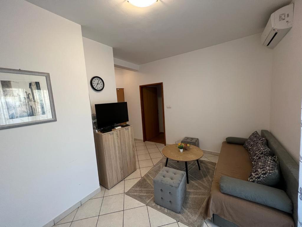 Guest House Karevic Хвар Екстер'єр фото