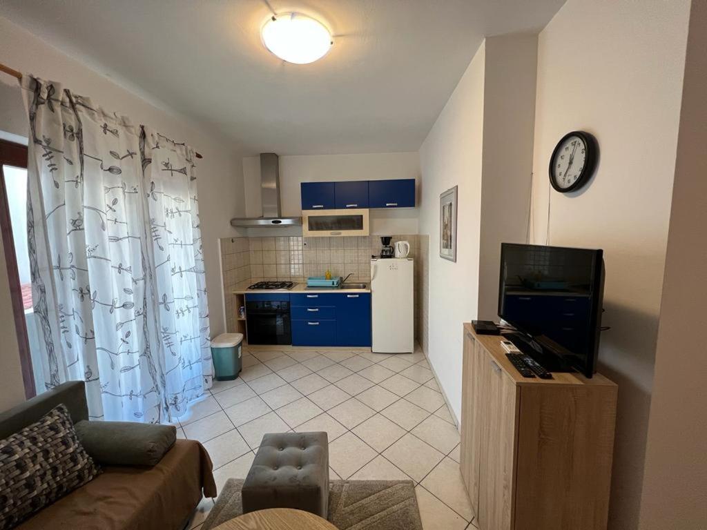 Guest House Karevic Хвар Екстер'єр фото