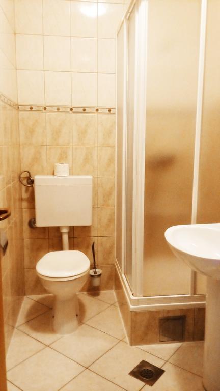 Guest House Karevic Хвар Екстер'єр фото