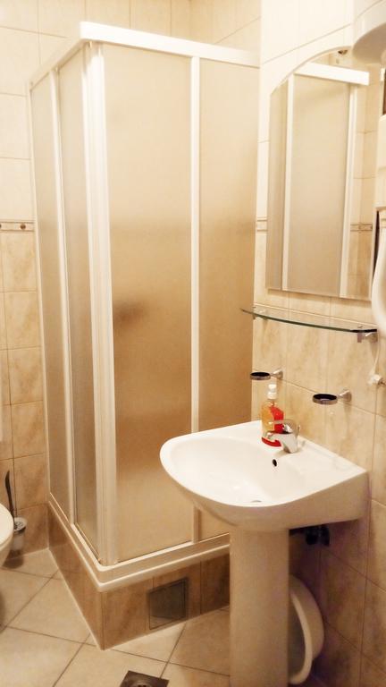 Guest House Karevic Хвар Екстер'єр фото
