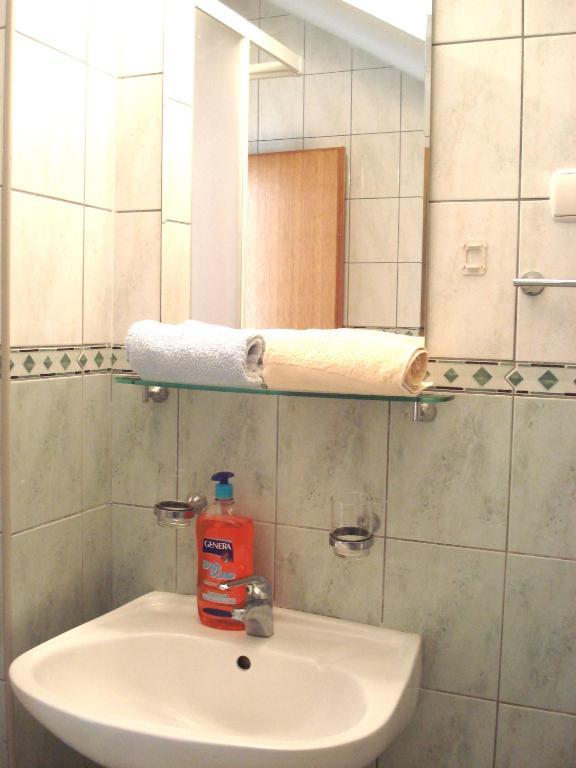 Guest House Karevic Хвар Екстер'єр фото